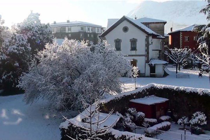 La nieve deja espectaculares paisajes en Abadiño