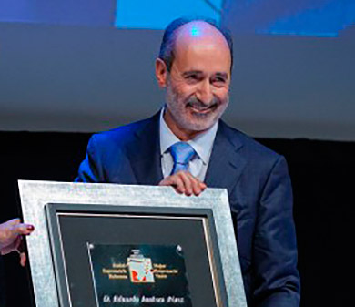 Junkera recoge el premio de Mejor Empresario Vasco 2014 (foto: Egile)