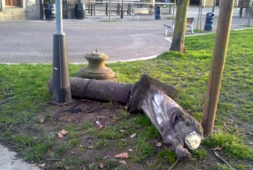 Derriban la estatua de la Andramari del parque de Tabira