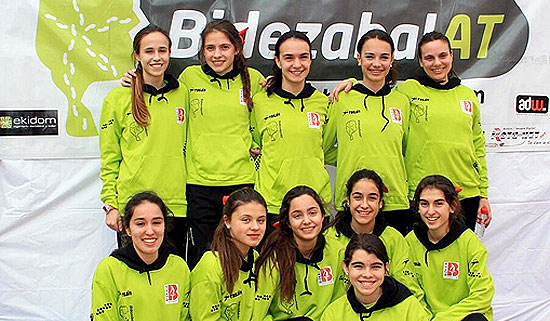 Las atletas del Bidezabal que han tomado parte en el Campeonato de España de Cross por clubes.
