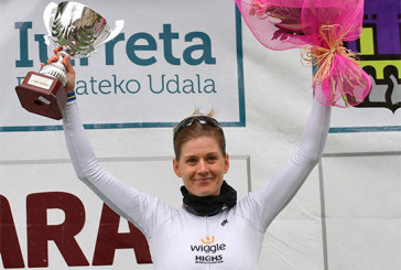 Johansson gana la etapa en Urkiola y pasa a liderar la Emakumeen Bira