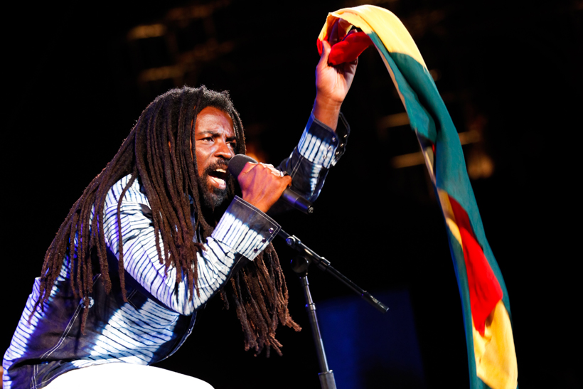 Reggae doinuak gerturatuko ditu bihar Elorrioko plazara Rocky Dawuni musikariak. (Argazkia: Michael Underwood) 
