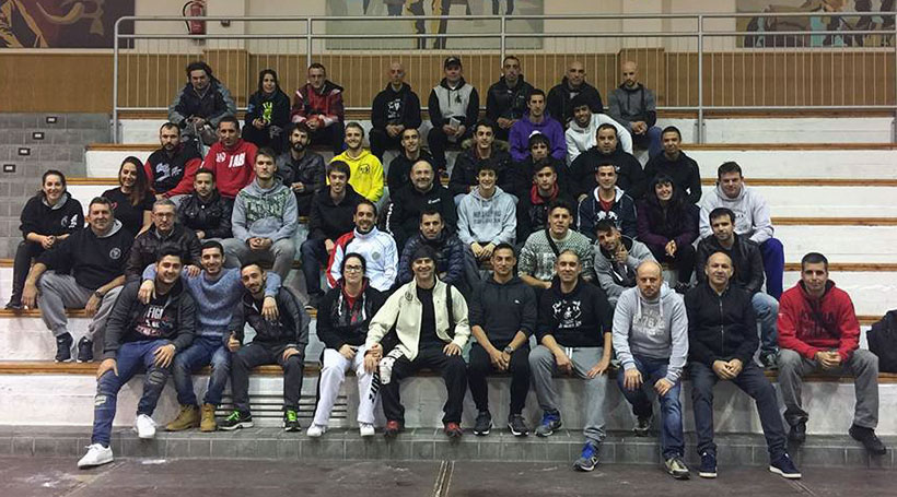 Cerca de 40 personas se matricularon para el curso de arbitraje de la Federación Nacional de kickboxing (fotos: Fexmack).