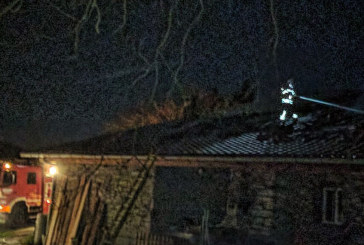 Sofocan el incendio desatado en la chimenea de un caserío de Mallabia