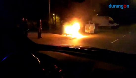 Vídeo de un lector: arde un contenedor en Montorreta