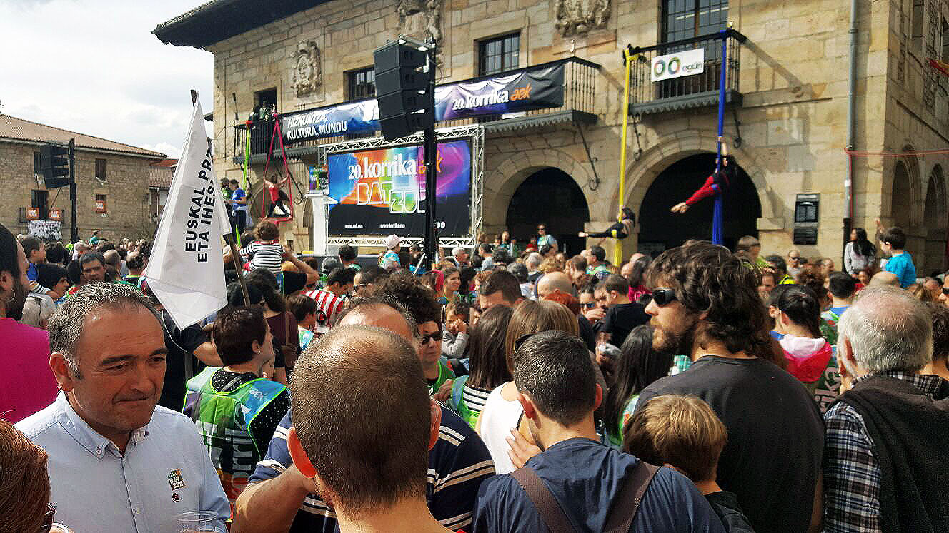 Otxandio se vuelca con la Korrika