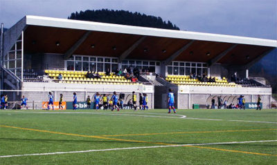 Elorrio acoge dos torneos triangulares de fútbol en el marco de las Ferixa Nausikoak