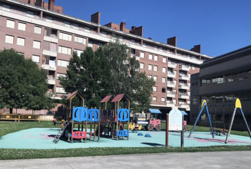 Adjudicadas por 91.400 euros las obras para cubrir 300 m² de zona de juegos en el colegio Landako