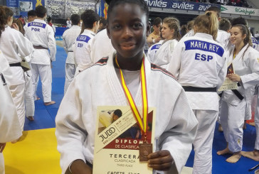 Deniba Konare logra la medalla de bronce en el Torneo de Avilés pese al salto de categoría