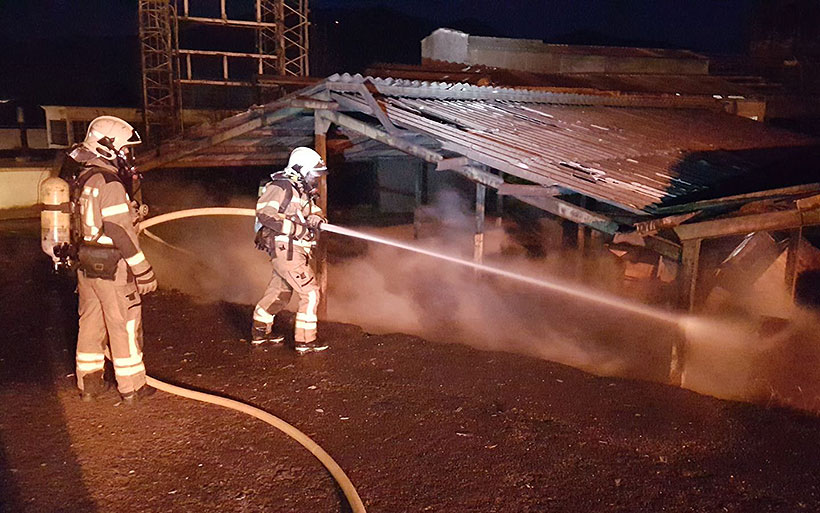 Extinguido un incendio en una fábrica abandonada de Elorrio