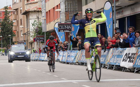 Ziortza Isasi se impone en la primera etapa de la Vuelta a Burgos