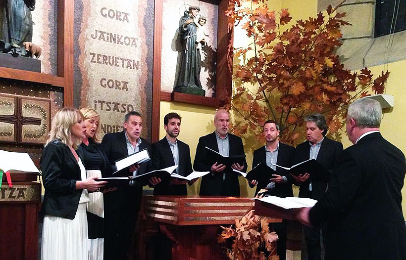 El coro de cámara Begi Argiak y otros dos de Bilbao actúan esta tarde en Santa Ana