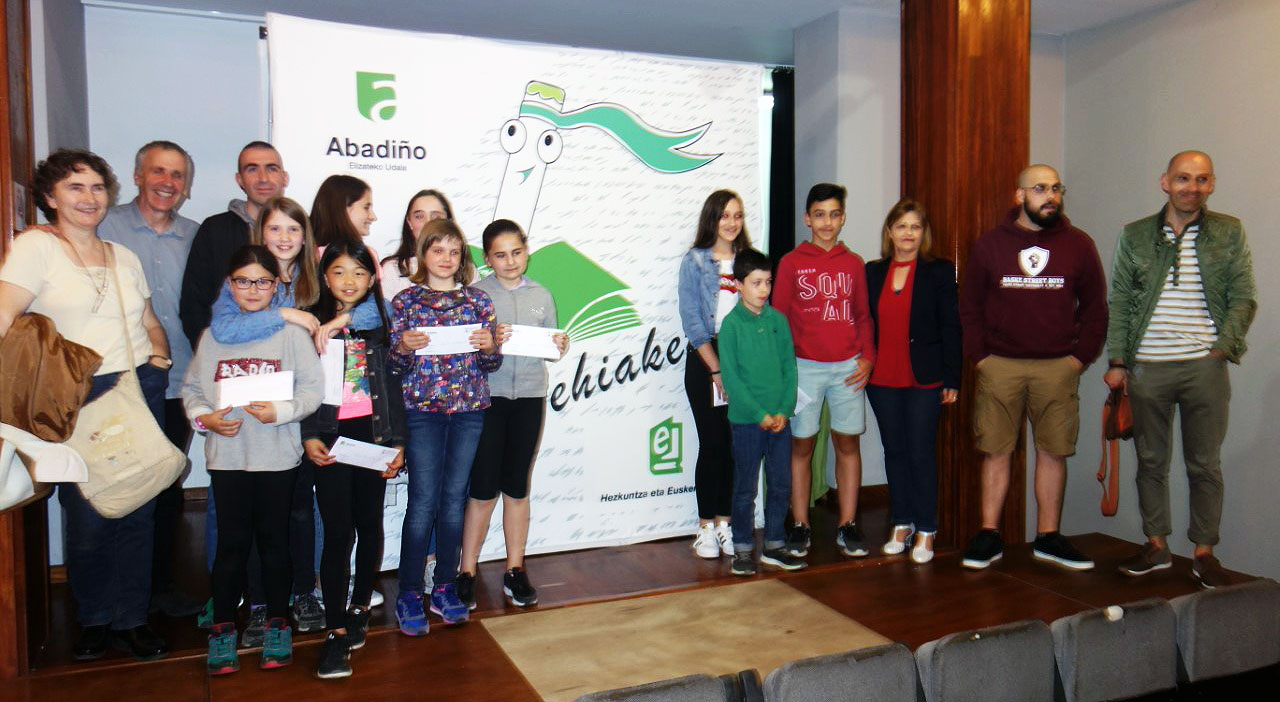 Un total de 139 escolares de Abadiño toman parte en el concurso de cuentos en euskera