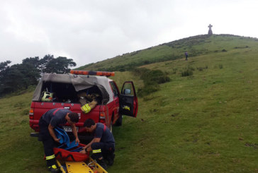 Bomberos rescatan a una mujer en el monte Saibigain tras una caída