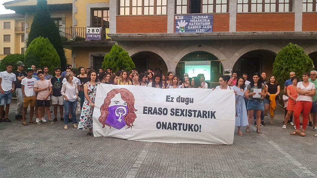 concentración-agresión-Zaldibar-fiestas-Brigada-Feminista