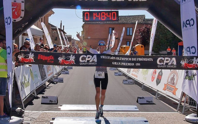 Gurutze Frades añade la victoria en Frómista en su preparación para el Ironman de Hawái