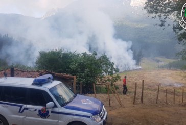 Gran nube de humo en Urkiola por una quema de rastrojos