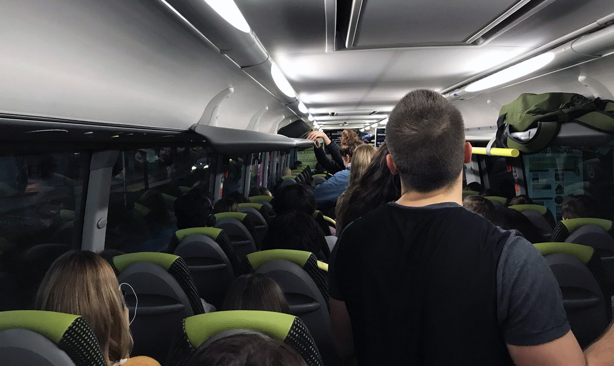 «75 personas en un bus camino a Leioa. 14 sin asiento»