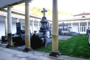 El Ayuntamiento subsanará los problemas de humedades y suciedad del cementerio de Abadiño