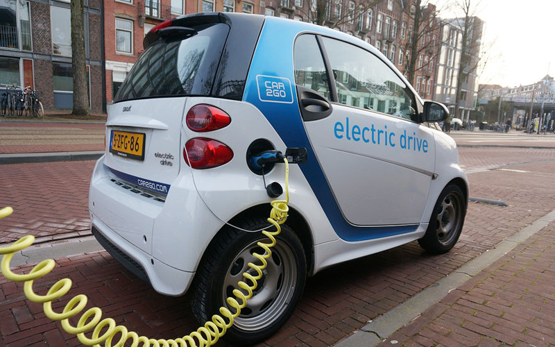 Los coches eléctricos tendrán una rebaja del 95% en el impuesto de circulación y los híbridos, del 75%