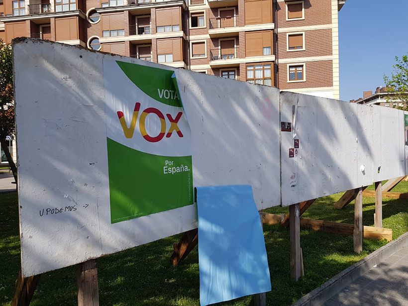 Podemos Durango denuncia a </br>Vox ante la Junta Electoral por poner carteles en su espacio