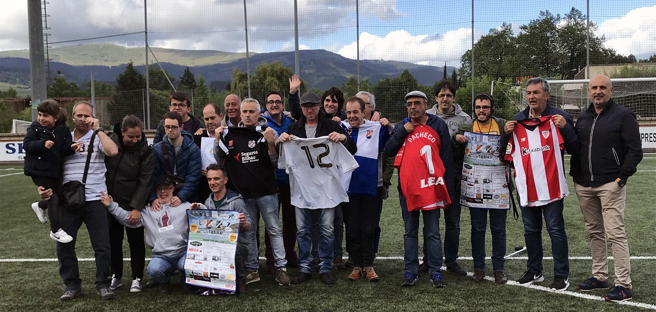 Veteranos del Real Madrid, la Cultural y el Extremeño disputarán un triangular benéfico en Tabira