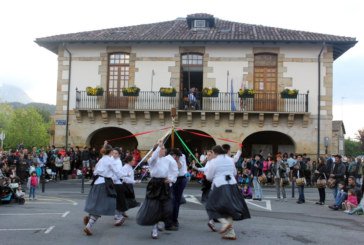 Zelaietan gaur egingo den Umeen Euskal Jaira 250 dantzaritik gora gerturatuko dira