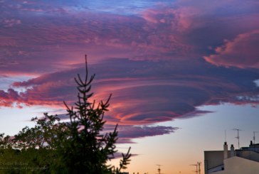 Sofocante noche y espectaculares nubes lenticulares en Durangaldea