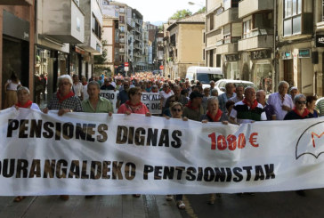 Jubilados de Durangaldea toman las calles y exigen «unidad de acción» para proteger las pensiones