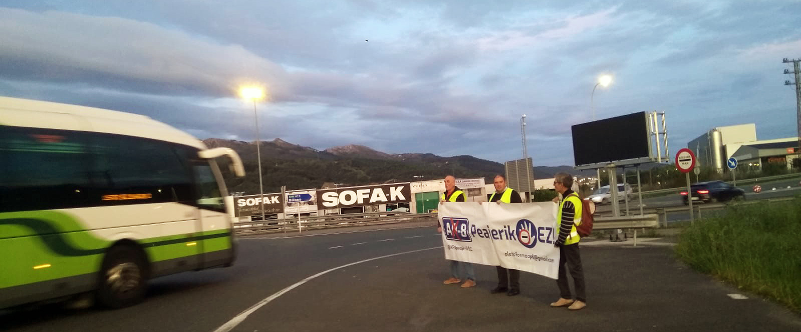 Piden que se elimine el peaje de la autopista en Iurreta para evitar la “saturación” de la N-634