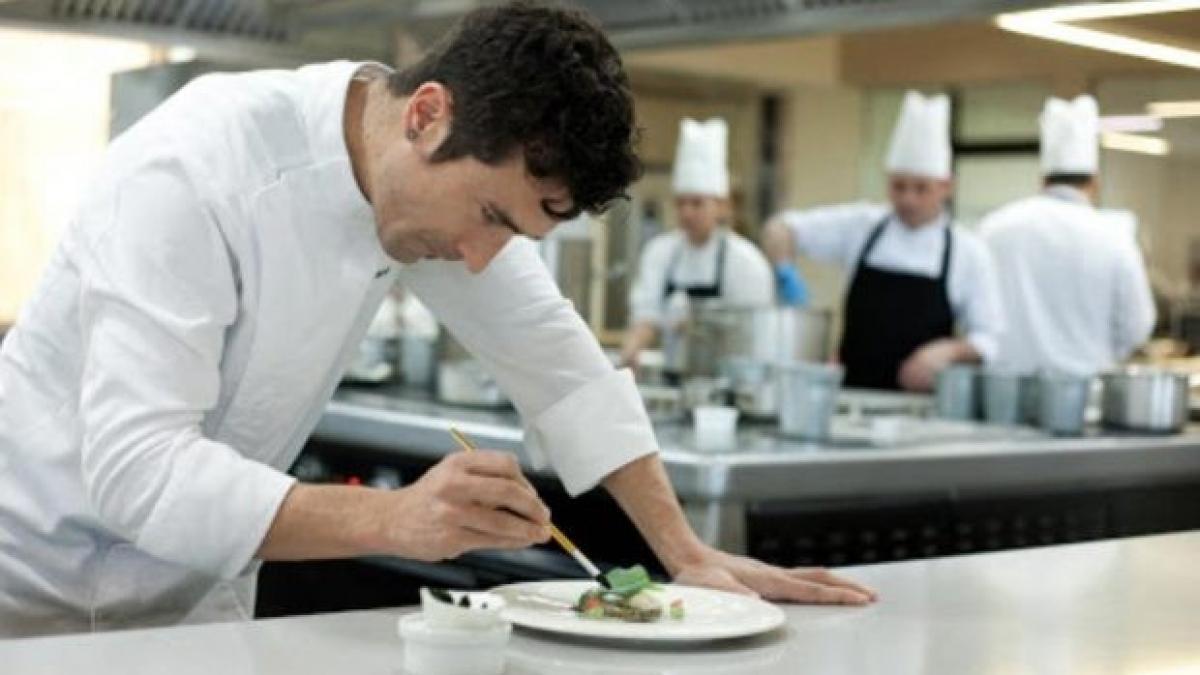 El cocinero zornotzarra Eneko Atxa suma una nueva estrella Michelin para su restaurante de Lisboa