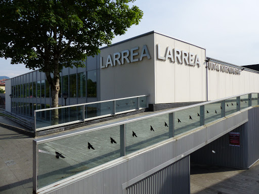 El polideportivo de Larrea abre el plazo para apuntarse en los cursos del primer trimestre de 2023