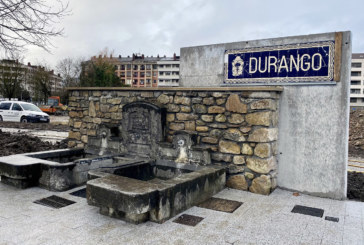 La histórica placa de azulejos de Durango y la fuente de San Fausto se instalarán en el parking de Tadu