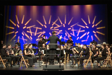 La Banda de Amorebieta interpreta ‘melodías de colores’ con Mikel Berrojalbiz y Martzel Nascimento