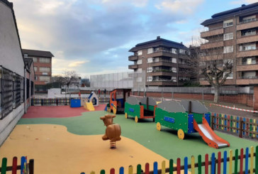 El Ayuntamiento de Abadiño invierte 83.992 euros en renovar el pavimento de 6 parques infantiles