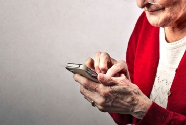 Prevenir la soledad y reducir la brecha digital, retos para las personas mayores de Durangaldea