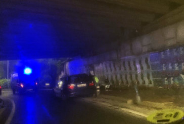 Un motorista de Abadiño resulta herido tras salirse de la calzada en el túnel de Iurreta bajo la variante