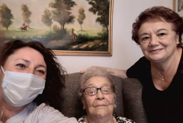 Amorebieta-Etxano homenajea a sus centenarias vecinas María Santiago y Antonia Criado