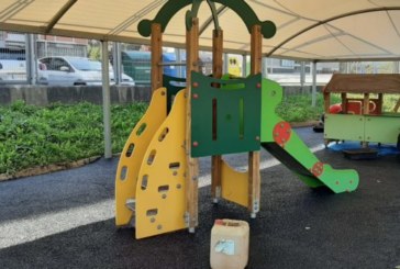 Abadiño renueva el pavimento de dos zonas de juegos infantiles en Traña-Matiena