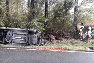 Un hombre resulta herido tras volcar con su furgoneta en Garai