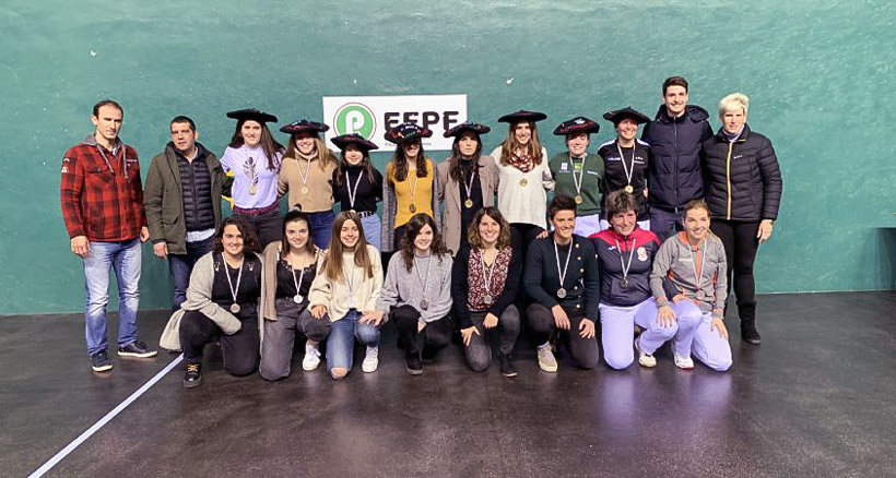 El Campeonato femenino de paleta goma da el saque esta tarde a los actos del 8 de Marzo en Mallabia