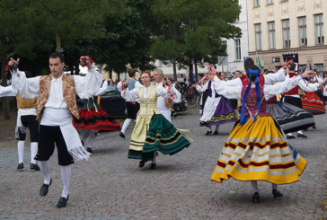 Un alarde de danzas da inicio esta tarde a la semana cultural del Centro palentino castellano leonés