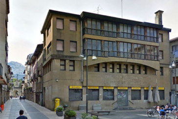 El PSE-EE propone derribar el edificio de Correos del Casco Viejo por estar fuera de ordenación