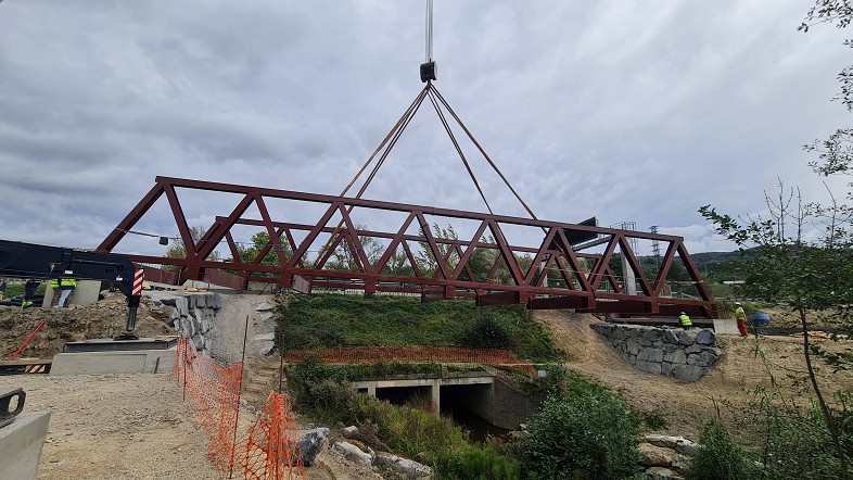 La Diputación reutiliza un puente de 34 metros de longitud para la bicipista entre Iurreta y Amorebieta