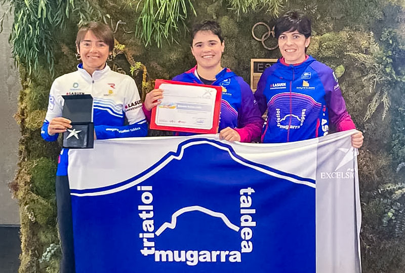 La Federación Española de triatlón vuelve a premiar al Mugarra por su labor en el deporte base