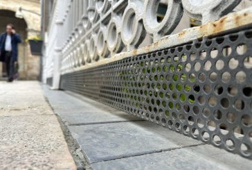 Durango instalará redes metálicas bajo sus barandillas para evitar que los residuos lleguen al río