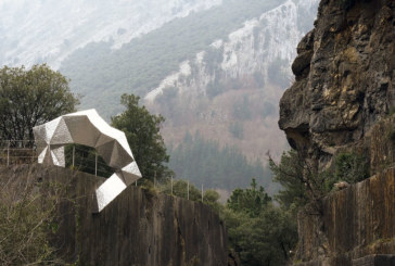 Tadanori Yamaguchi experimenta con la huella del tiempo en una antigua cantera de Mañaria