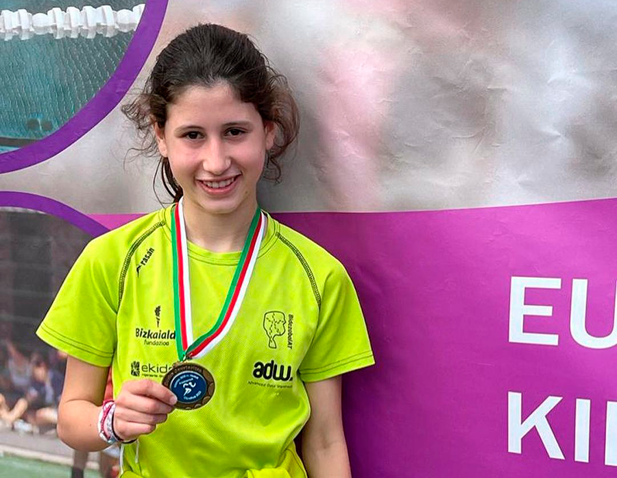 La iurretarra Emma Montero se proclama campeona de Euskadi escolar en 3.000 metros