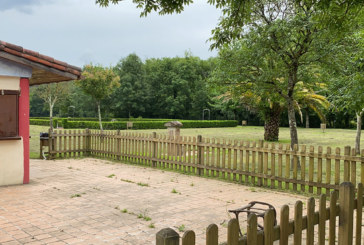 Vuelve a salir a concurso la gestión del bar de las piscinas de Atxondo