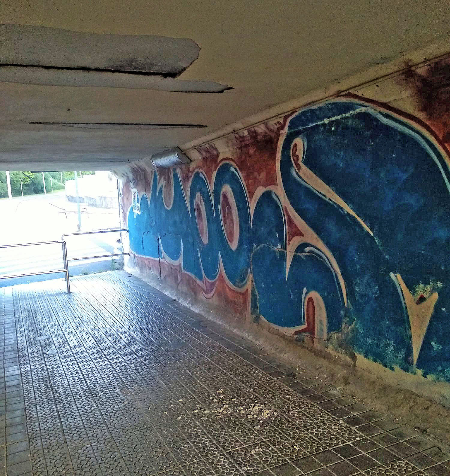Foto-denuncia: Desprendimientos en el túnel de San Fausto